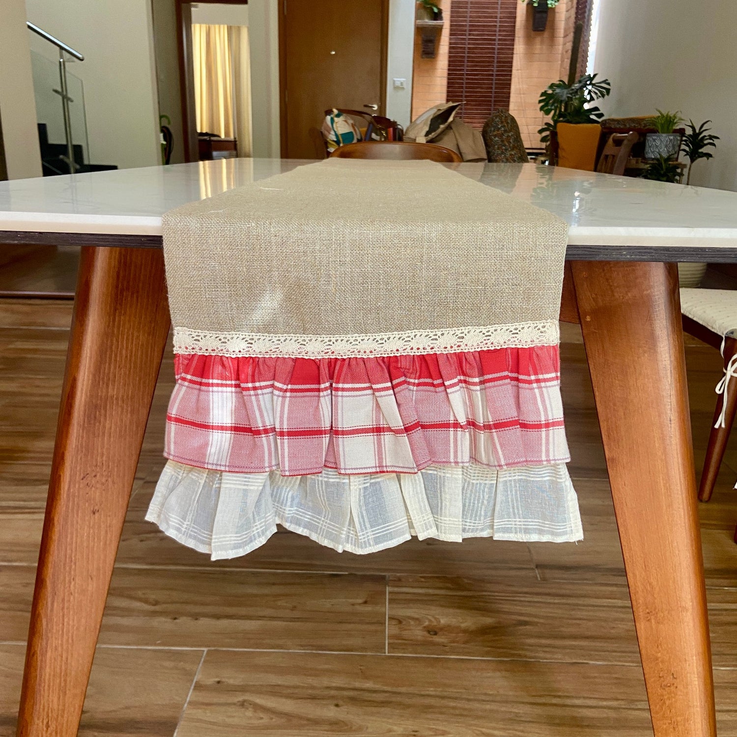 TABLE RUNNER