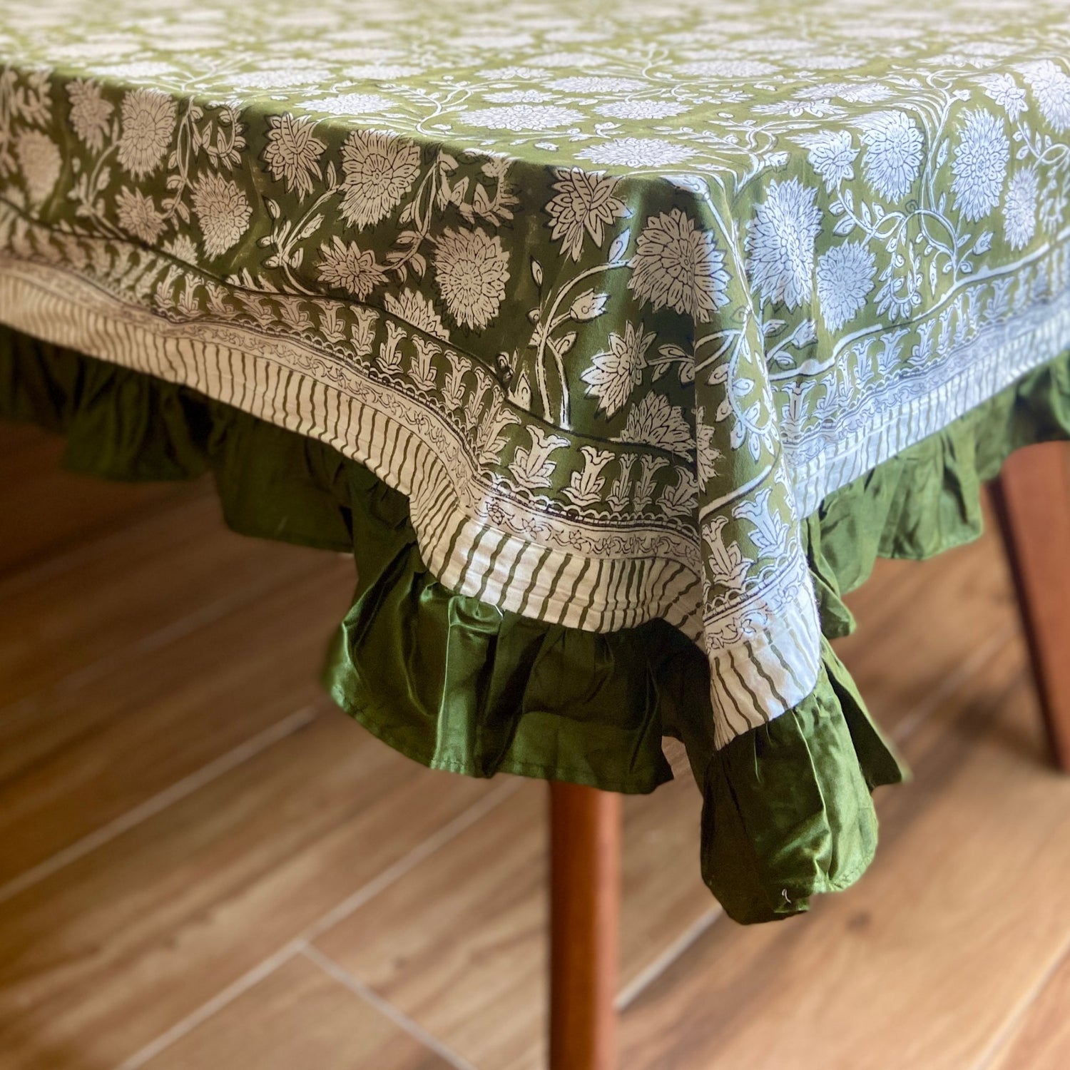 TABLE CLOTH